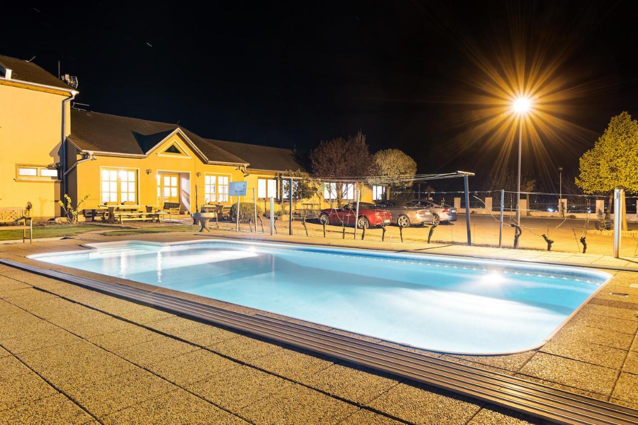 Resort Kovacs Novosedly  Eksteriør bilde